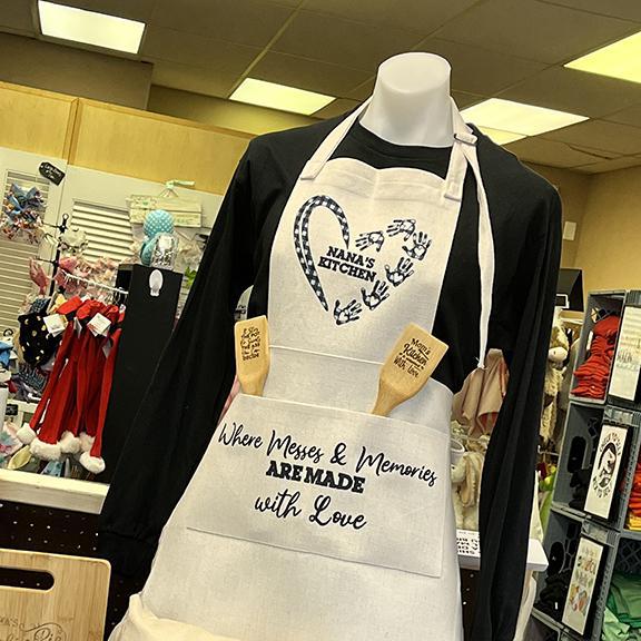 Personalized Ruffle Apron for Women Christmas Gifts for Mom
